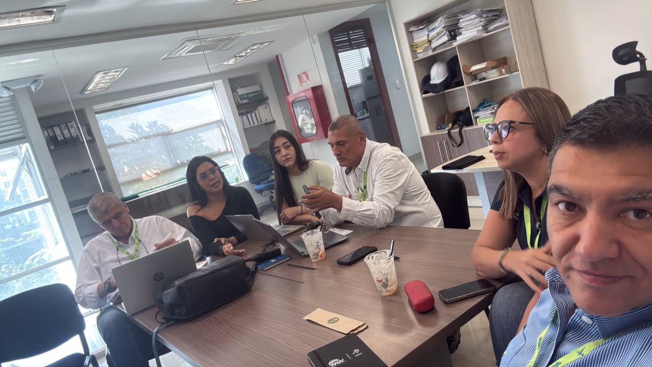 Mesa de trabajo técnica entre líderes comunitarios y Aguas y Aguas de Pereira