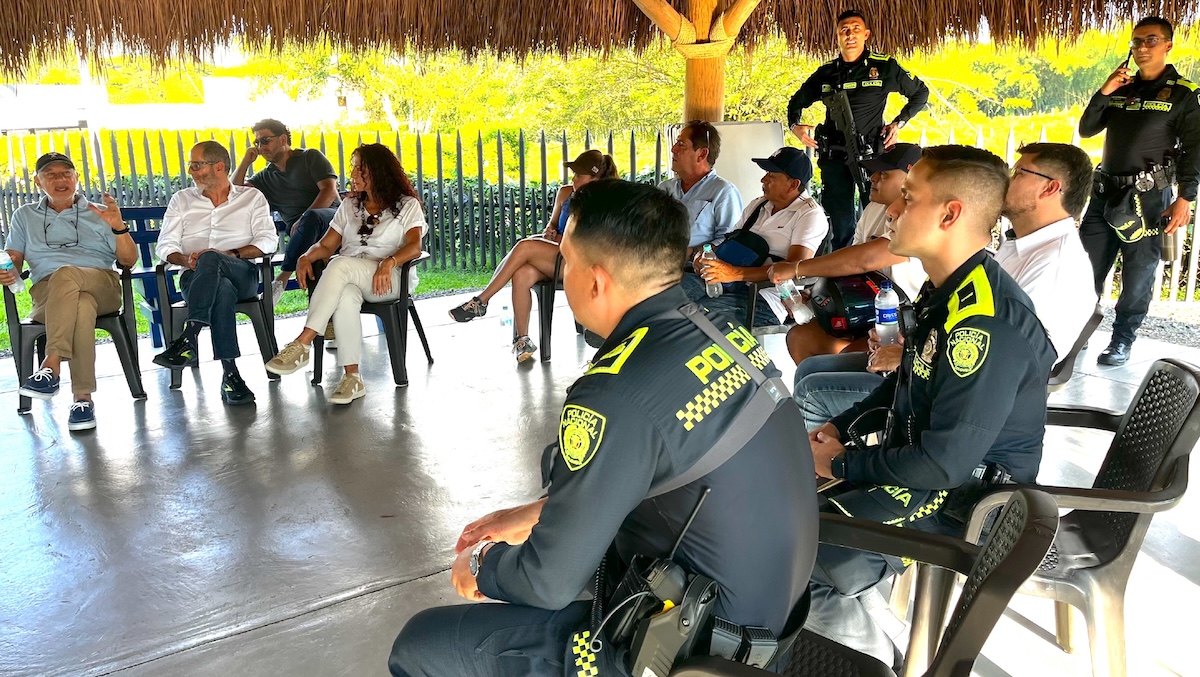 Reunión de Seguridad Comunitaria en Cerritos