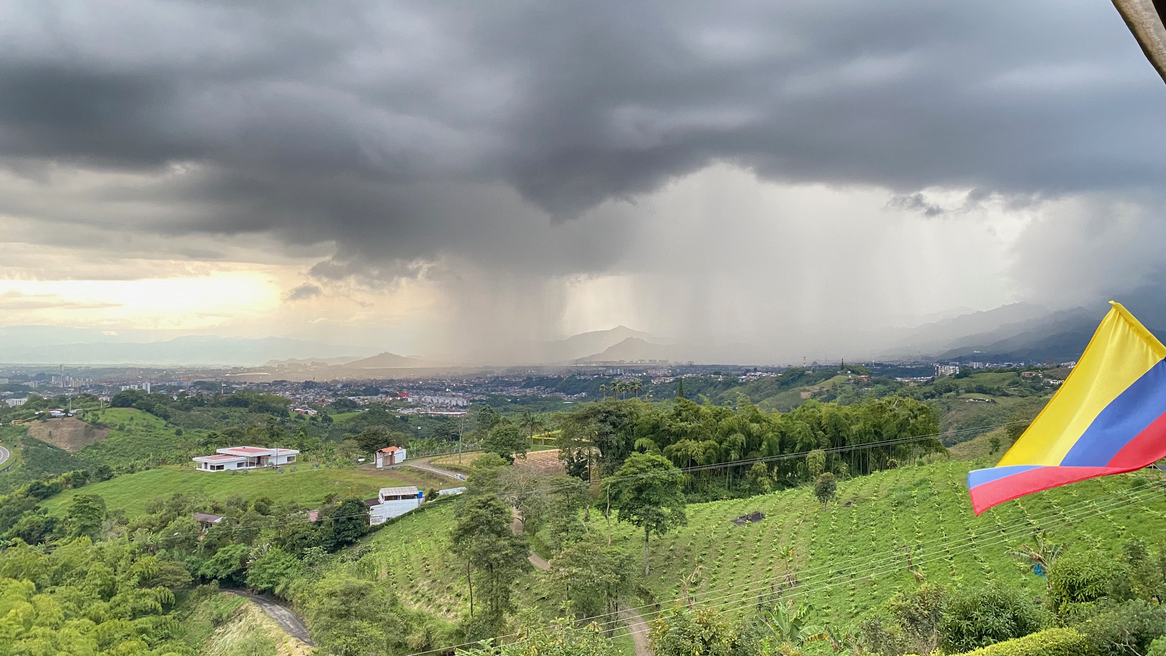 Paisaje del Eje Cafetero — Colombia, Pereira, Cerritos como destino de inversión y turismo